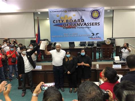 Pogi Lazatin defends post as mayor of Angeles City.